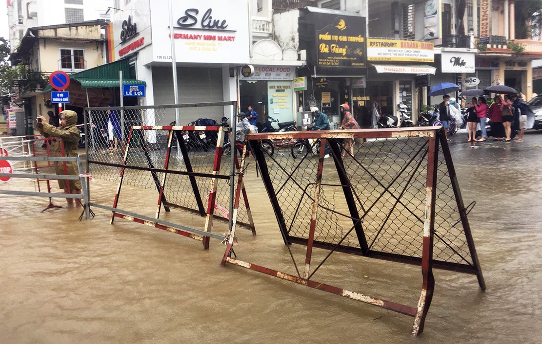 Hue ngap sau trong bien nuoc anh 14