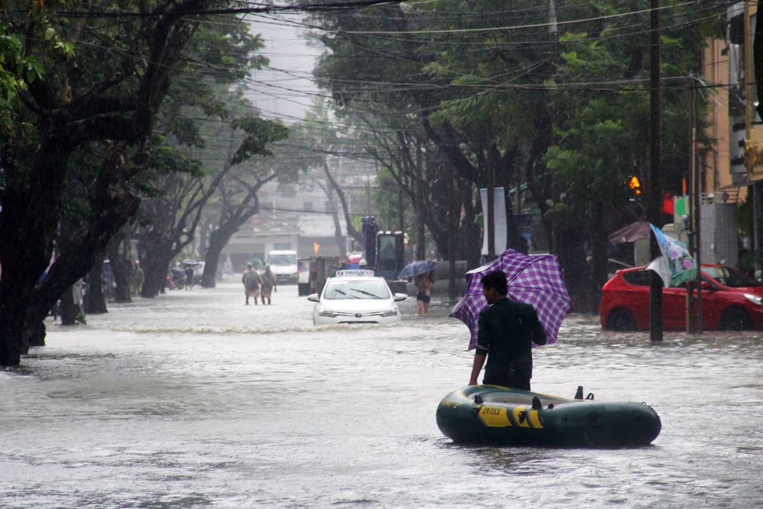 Hue ngap sau trong bien nuoc anh 16
