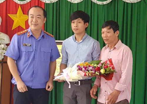 Vien kiem sat xin loi nguoi dan ong bi truy to oan hinh anh