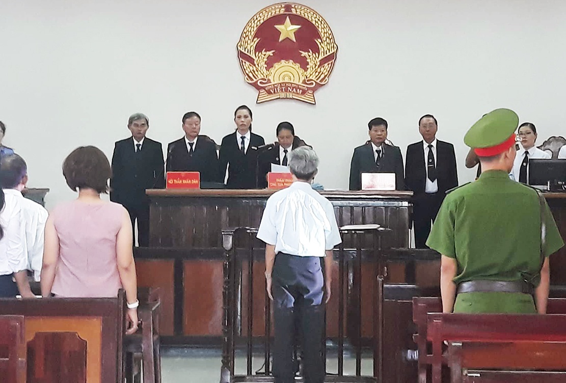 ông lão 77 tuổi dâm ô trẻ em ảnh 2 ong lao 77 tuoi dam o tre em anh 2