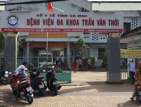 Nguoi nha dap pha thiet bi y te sau khi nguoi than mat hinh anh