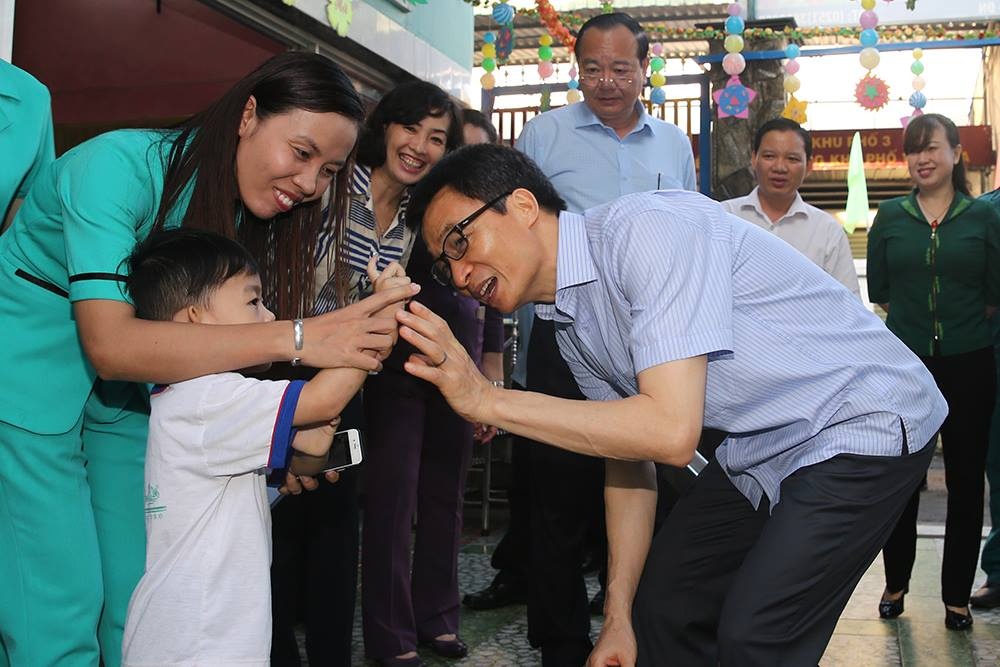 Pho thu tuong kiem tra truong mam non o Dong Nai tu 6h sang hinh anh