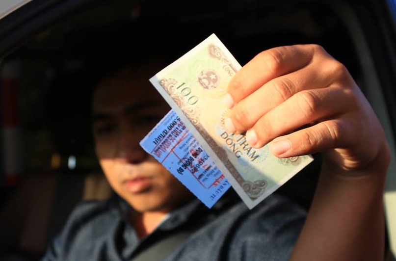 Tai xe tra tien le, doi thoi dung 100 dong o BOT Bien Hoa hinh anh