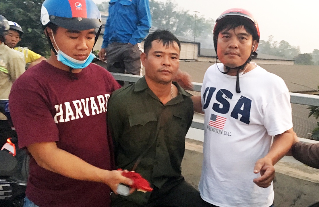 hiep si bat ten trom xe may anh 1