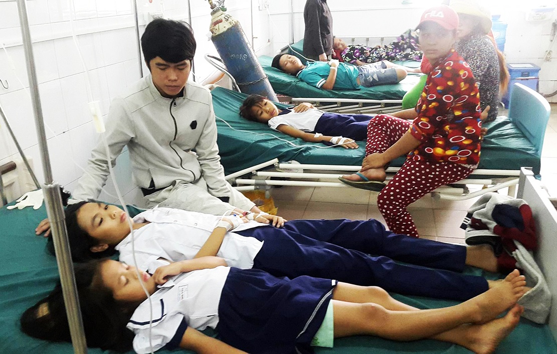 16 hoc sinh nhap vien cap cuu sau bua an o truong hinh anh