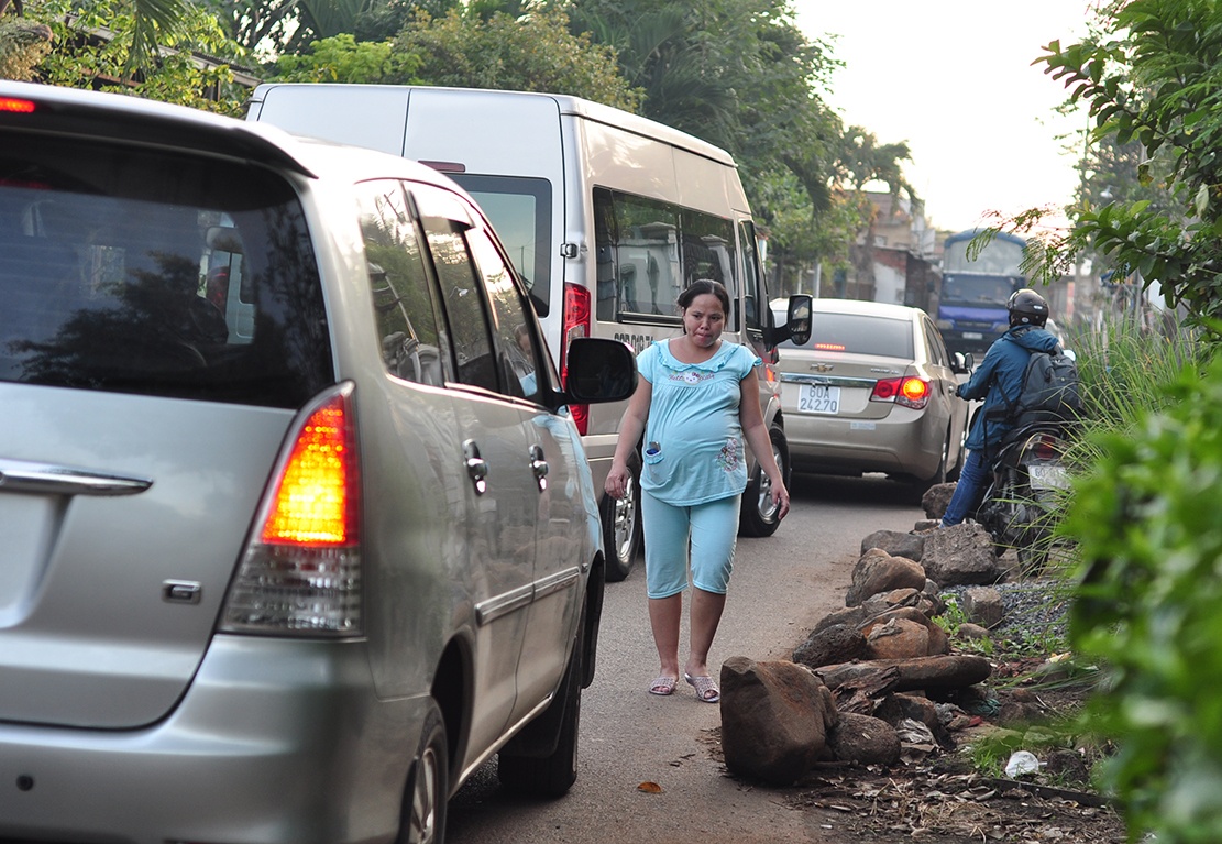 cuoc song cang thang o BOT anh 2