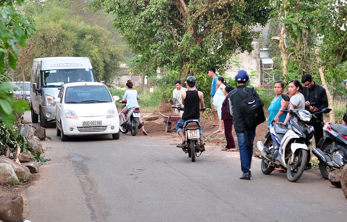 cuoc song cang thang o BOT anh 1