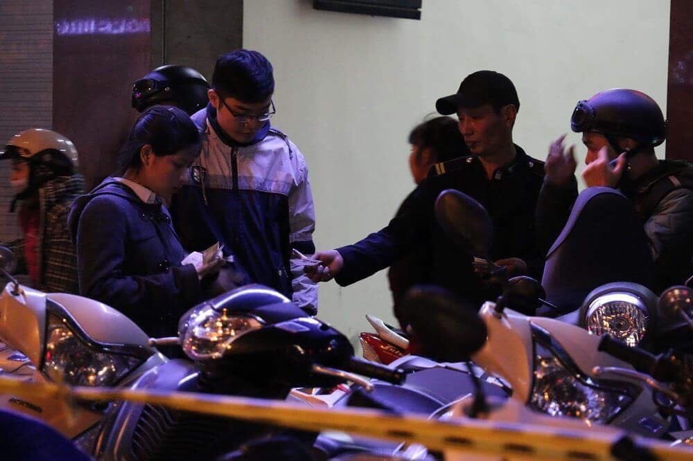 Toi 31/12, gui xe may o Ha Noi voi gia 70.000 dong hinh anh