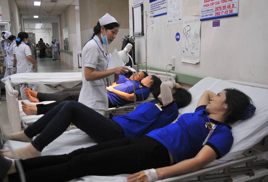 công nhân ngộ độc  ảnh 1 cong nhan ngo doc anh 1