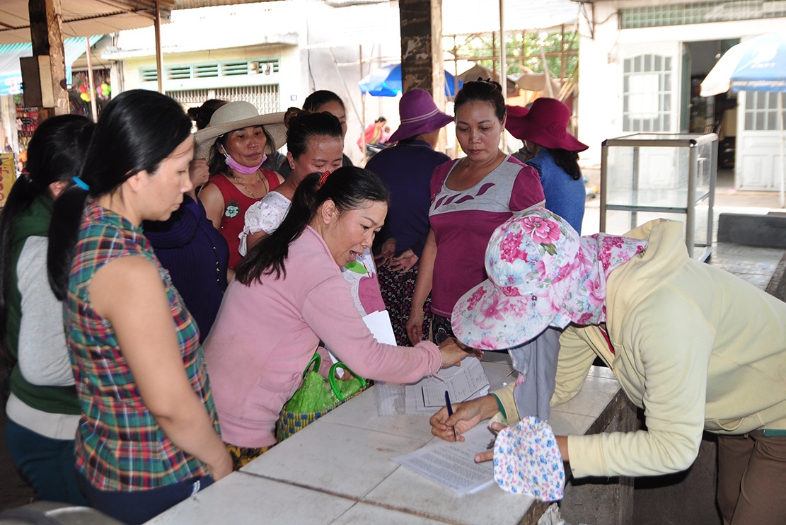 Ca cho nhon nhao vi chu hui tien ty qua doi hinh anh