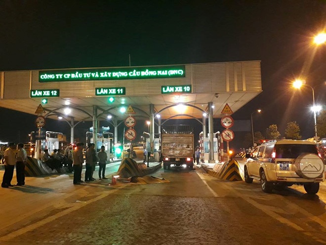 Kien nghi tam dung thu phi o BOT cau Dong Nai hinh anh