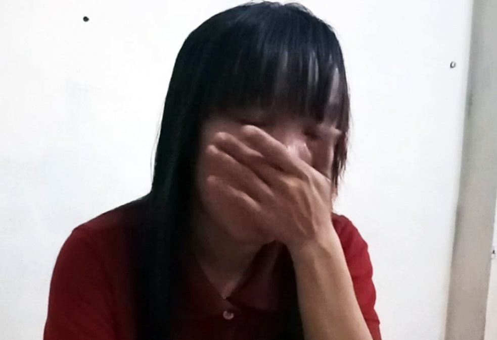 Tam su dam nuoc mat cua cong nhan phai mua no gao an Tet hinh anh