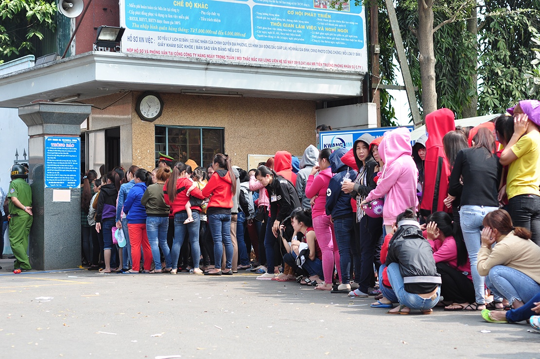 chi tra luong cong nhan anh 1