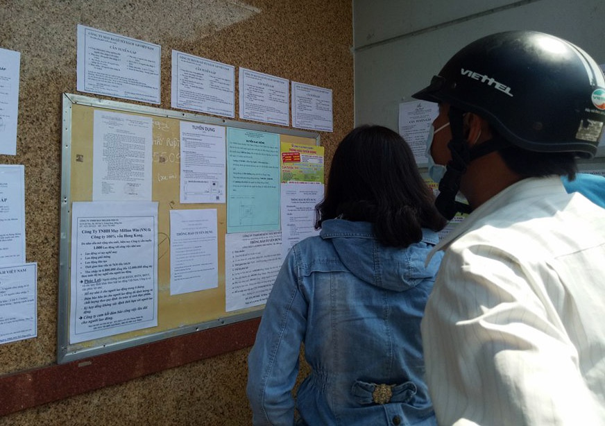 cong nhan bi no luong anh 1