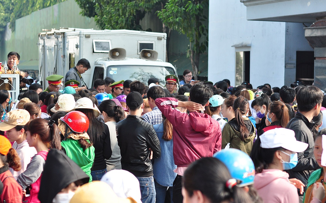 cong nhan bi no luong anh 1