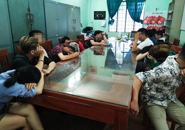 phê ma túy trong quán karaoke ảnh 1 phe ma tuy trong quan karaoke anh 1