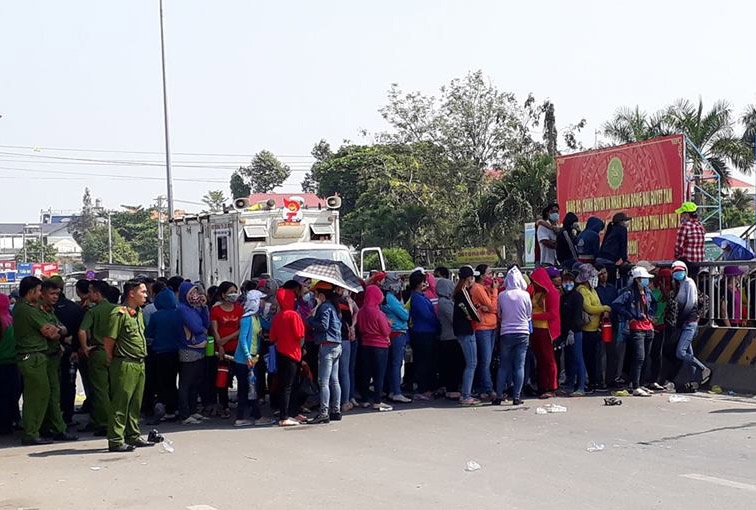 công nhân ngưng việc ảnh 1 cong nhan ngung viec anh 1