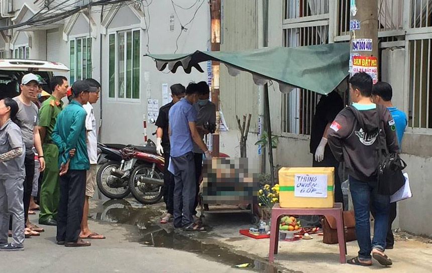 Phat hien thi the nam gioi trong vong ben duong hinh anh