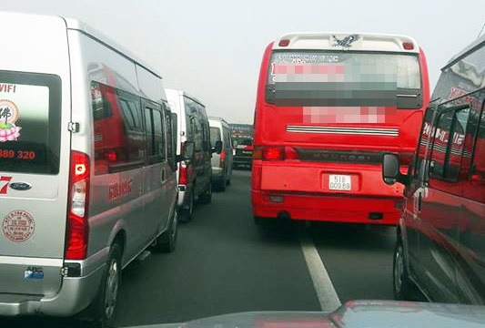 khoi mu mit tren cao toc anh 3