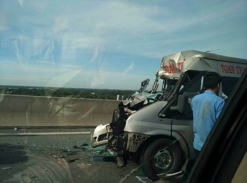khoi mu mit tren cao toc anh 4