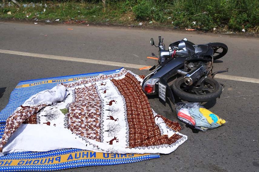 Truy tim tai xe lai xe dau keo can chet nguoi nuoc ngoai roi bo tron hinh anh