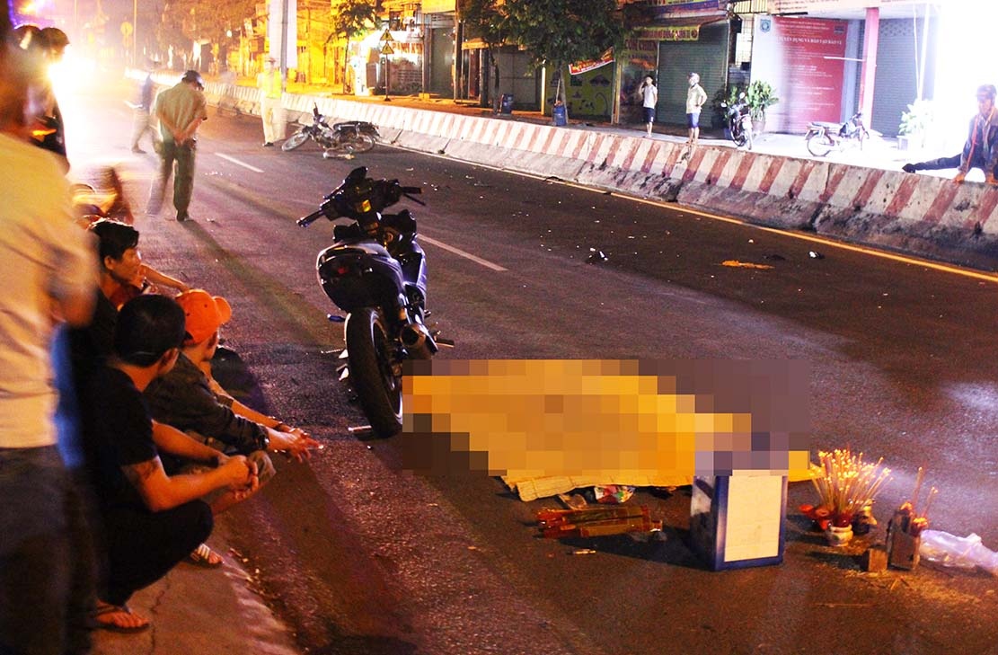 tu vong vi tong vao xe nguoc chieu anh 1