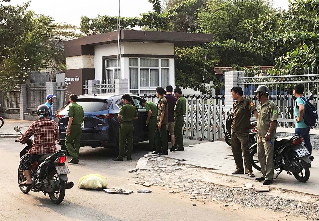 Oto de tren via he bi ke gian dap kinh lay trom 1 ty hinh anh