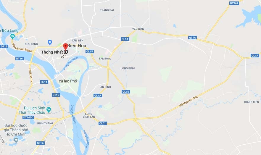 oto phat no roi boc chay anh 2