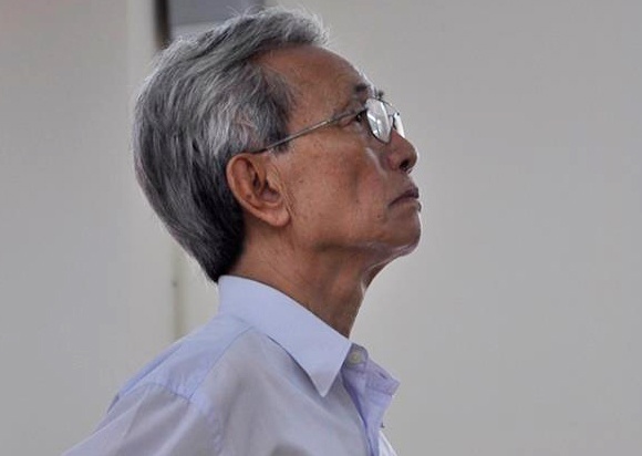 Ong lao 77 tuoi dam o voi tre em o Vung Tau duoc giam an hinh anh