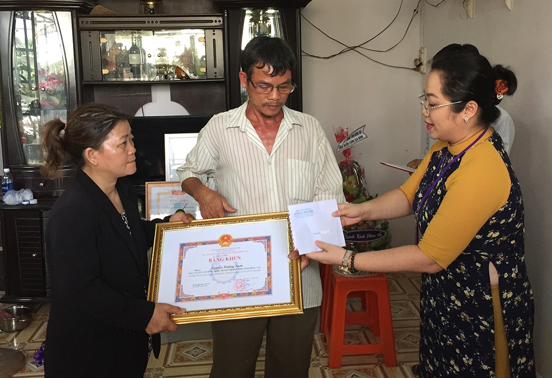 Truy tang bang khen cho 'hiep si' trong vu trom xe SH o Sai Gon hinh anh