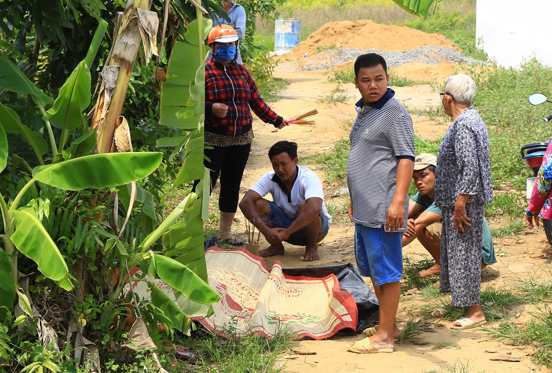 Tim thay thi the 2 nan nhan trong vu chim sa lan tren song Dong Nai hinh anh