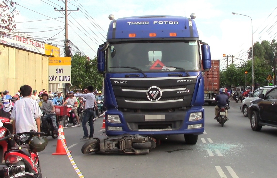 rơi con tại hiện trường tai nạn ảnh 1 roi con tai hien truong tai nan anh 1