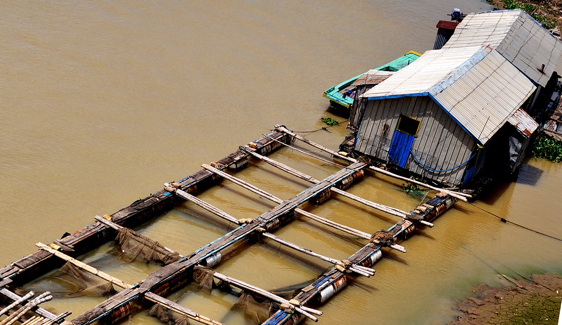 lang be sau tham hoa ca chet anh 2