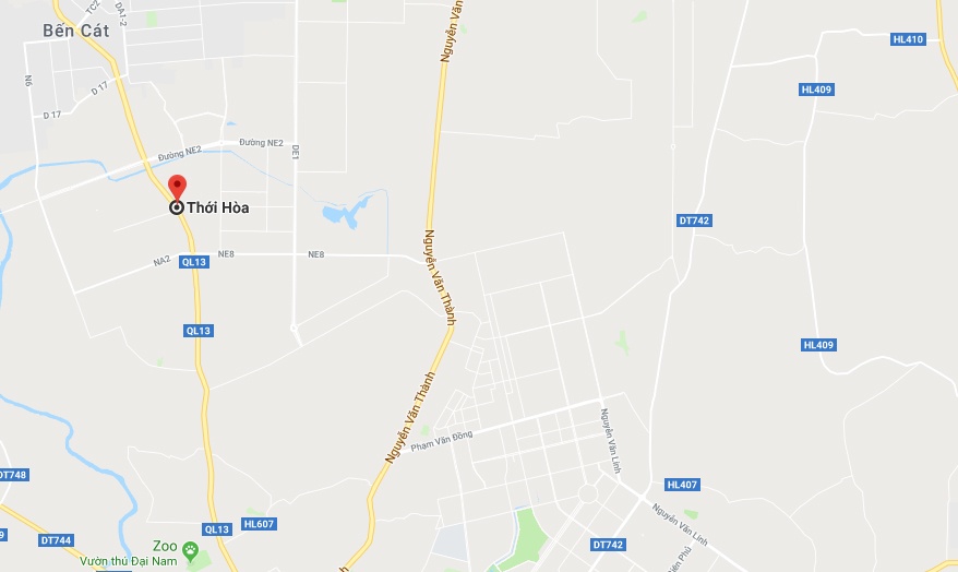 bé trai văng khỏi xe tử vong ảnh 2 be trai vang khoi xe tu vong anh 2