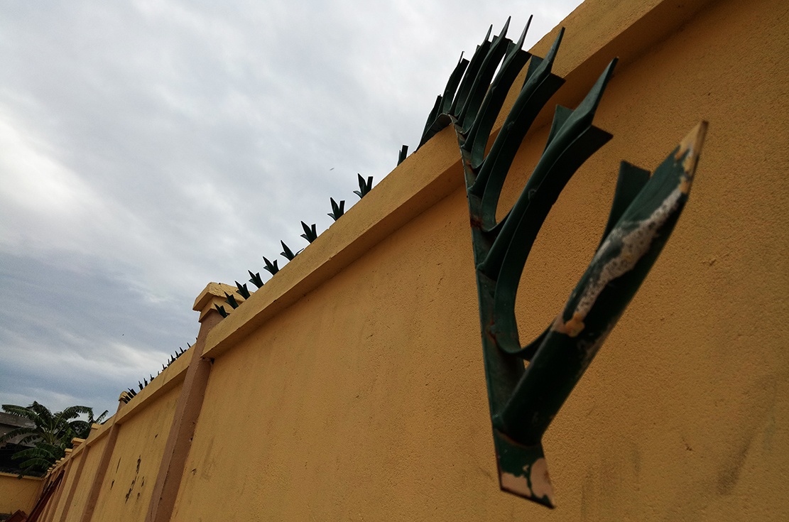 ben trong so canh sat bi dap pha anh 11