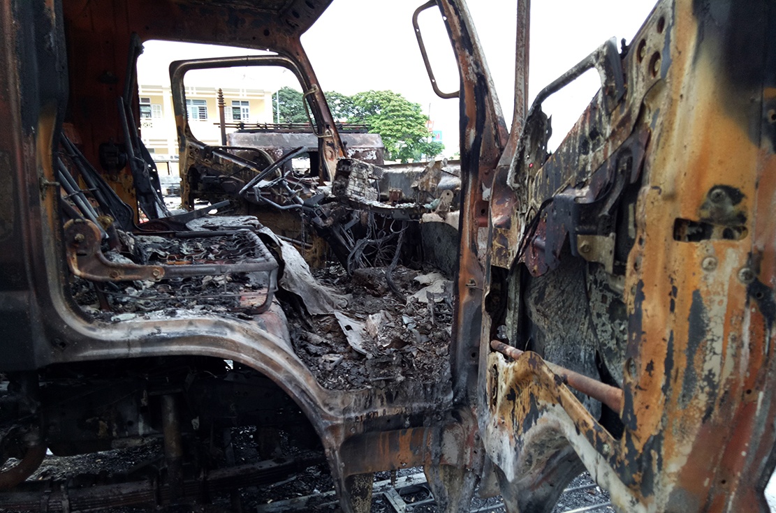 ben trong so canh sat bi dap pha anh 3