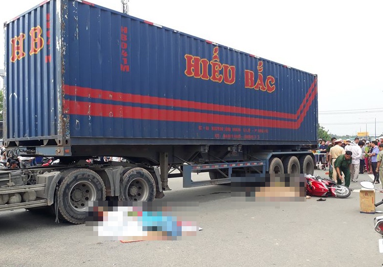 vợ chồng bị xe cán chết ảnh 1 vo chong bi xe can chet anh 1