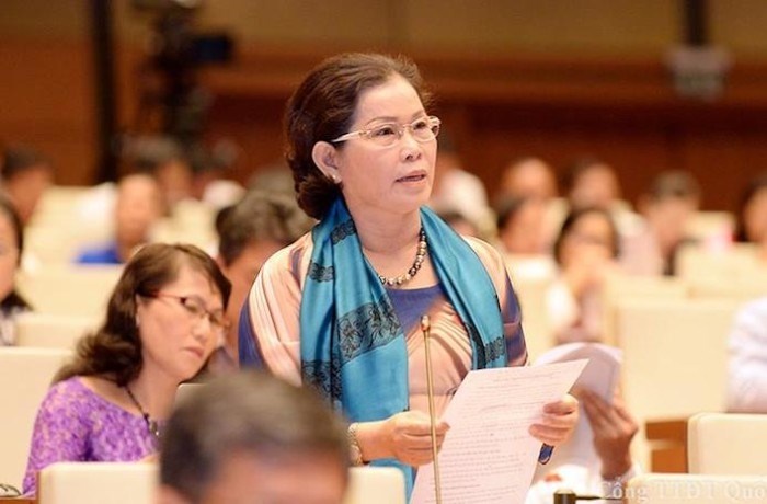 Nguyen nu dai bieu Quoc hoi tu vong sau khi lam dep la do benh ly hinh anh