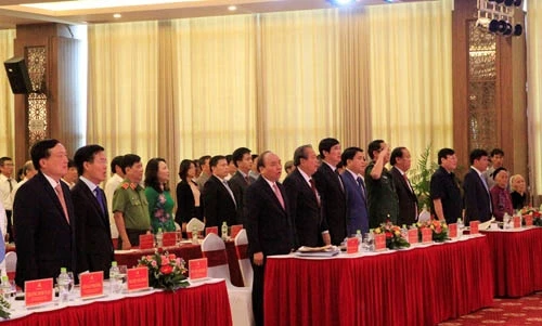 don nhan danh hieu anh hung anh 1