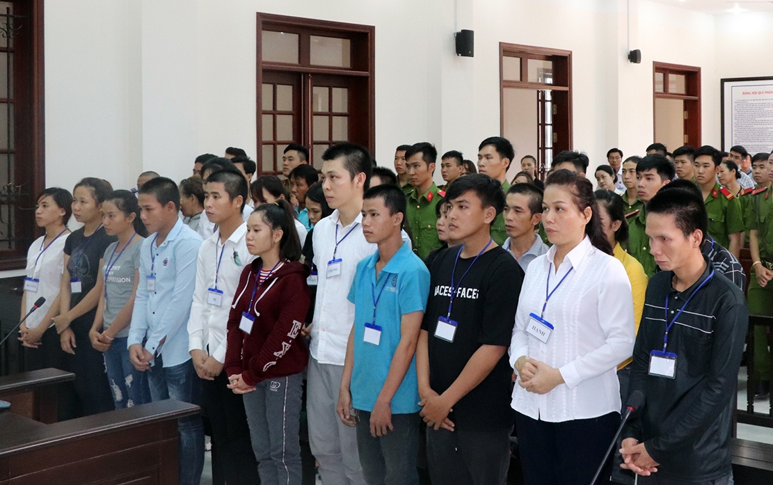 tuyen phat 20 nguoi gay roi anh 1