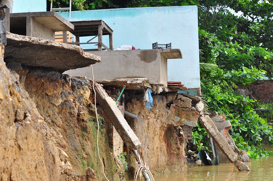 nha do sap xuong song dong nai anh 1