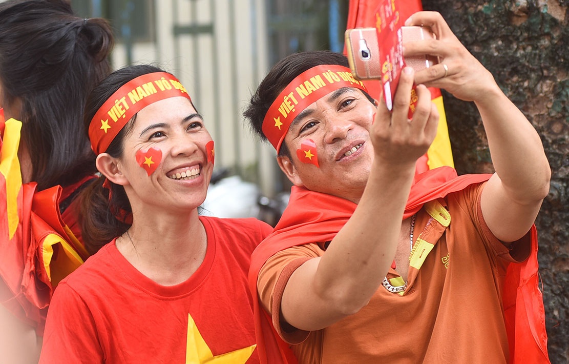 co dong vien nao nuc cho tuyen viet nam thi dau anh 11