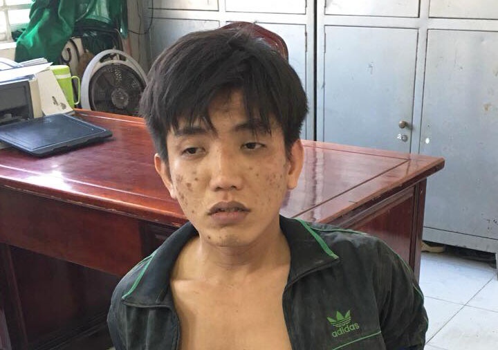 Ke cuop day chuyen bi nguoi dan truy lung trong vuon cay hinh anh