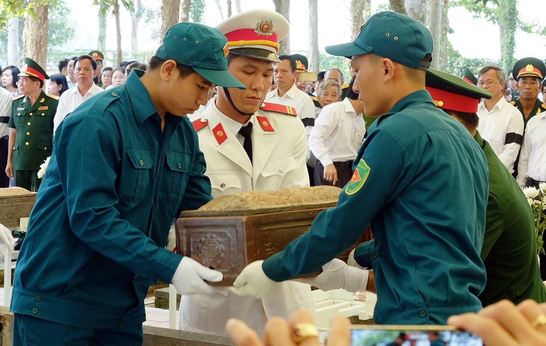 Truy dieu 13 liet si hy sinh trong cuoc khang chien chong My hinh anh