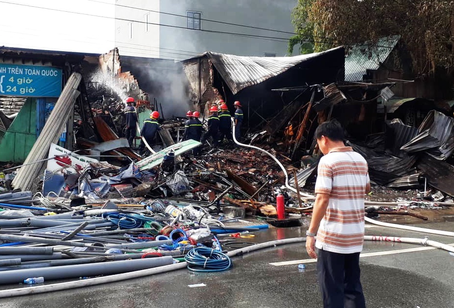 cháy cửa hàng điện nước ảnh 1 chay cua hang dien nuoc anh 1