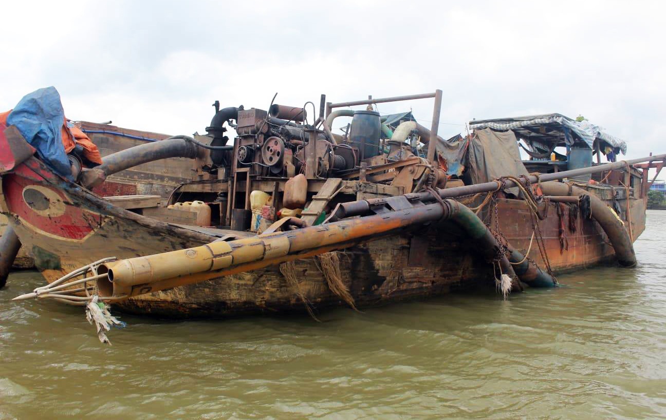 nổ súng bắt cát lậu ảnh 1 no sung bat cat lau anh 1