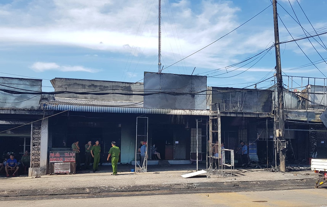 canh sat kham nghiem hien truong vu chay anh 2