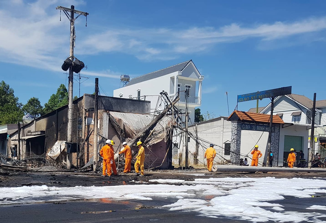 canh sat kham nghiem hien truong vu chay anh 5