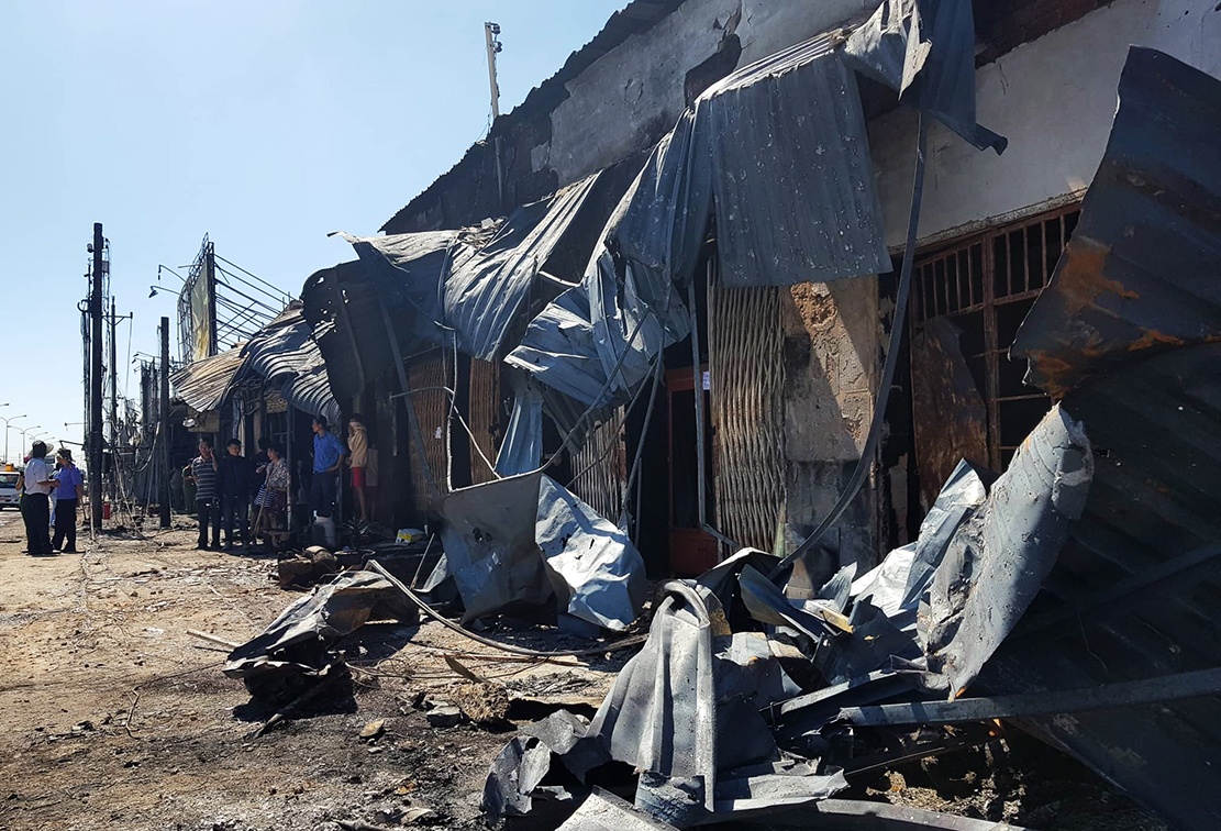 canh sat kham nghiem hien truong vu chay anh 6