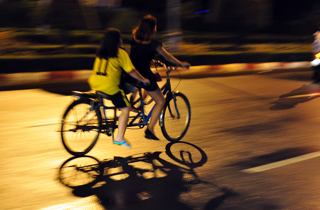 du khach tung tang vui choi dem truoc bao anh 3